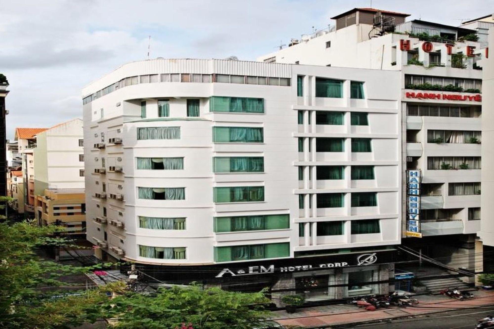 Khách sạn The White 8A Thái Văn Lung (Tên cũ  A&EM Thái Văn Lung)