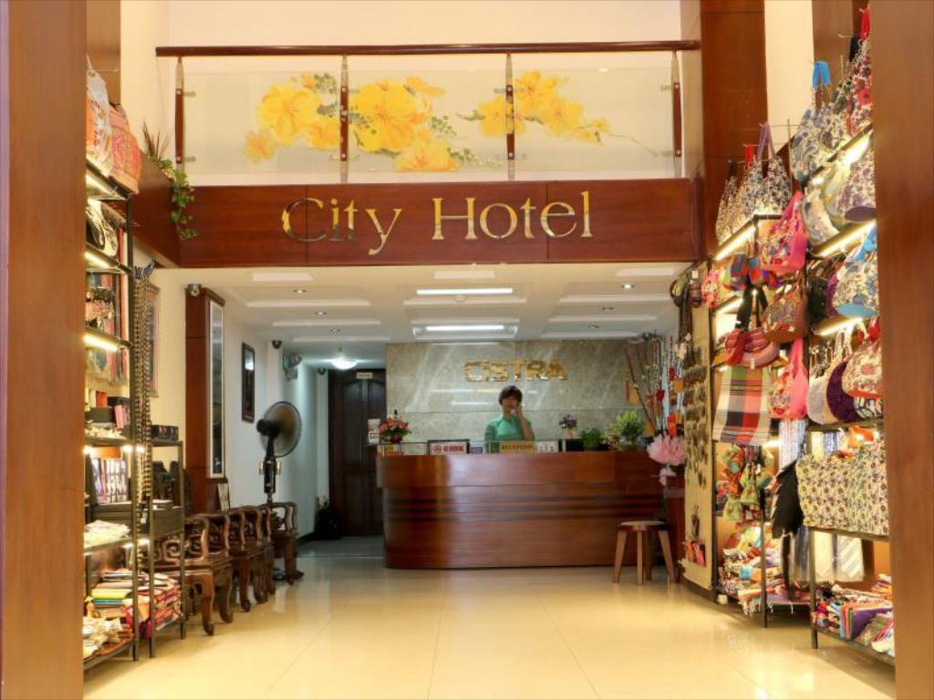 City Hotel - 35 Luu Van Lang St.