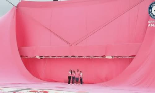 The world's largest T-shirt