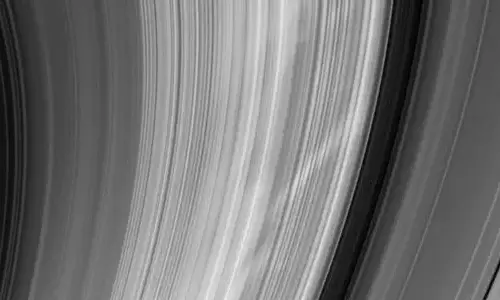 5-attractive-truth-about-saturn-rings