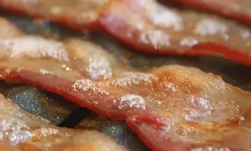 5 hot bacon facts
