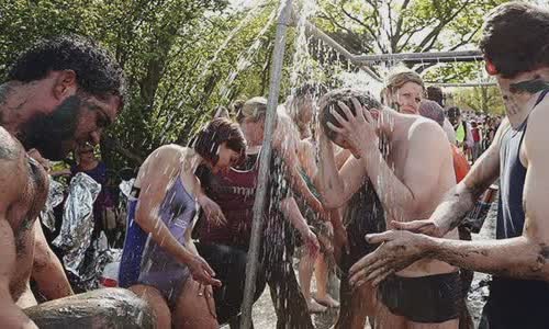 national-shower-with-a-day-friends