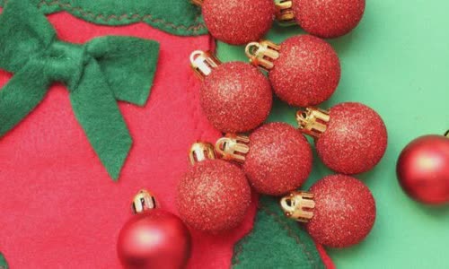 Why Are Red And Green The Color Of Christmas?