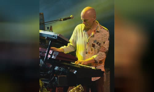 Mark Kelly (keyboardist)
