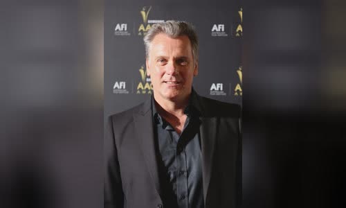 Erik Thomson