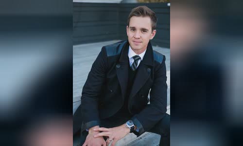 Stuart Holden