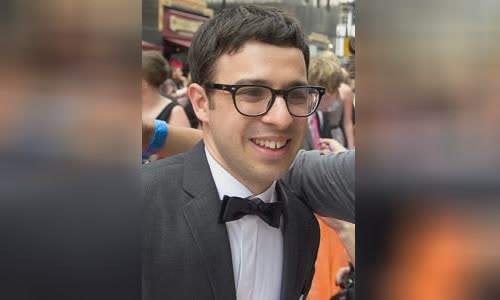 Simon Bird