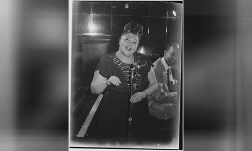 Sylvia Syms (singer)