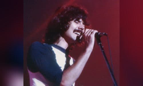 Mickey Thomas (singer)