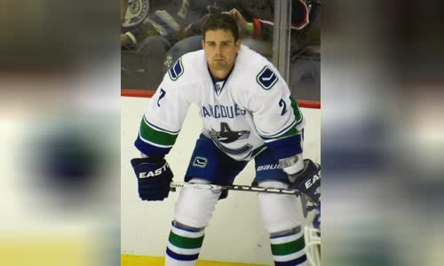 Dan Hamhuis