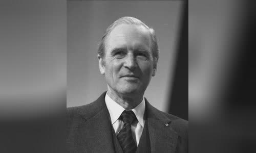 Karl Carstens