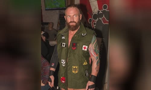 Eric Young (wrestler)