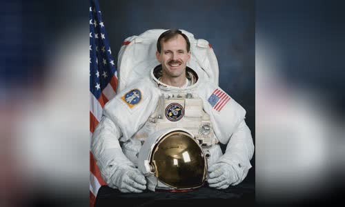 Steven Smith (astronaut)