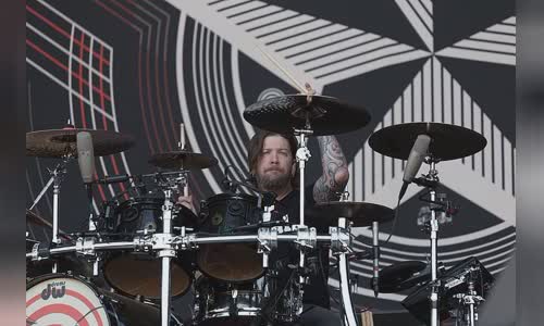 Scott Phillips (musician)