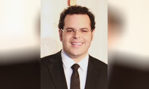 Josh Gad