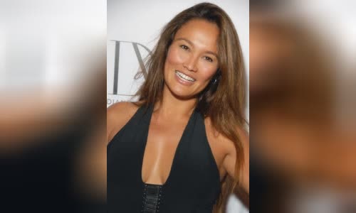 Tia Carrere