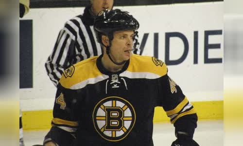 Aaron Ward (ice hockey)