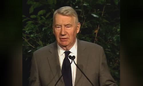 Robert MacNeil