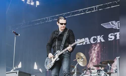Ricky Warwick