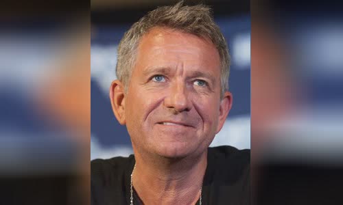 Sean Pertwee