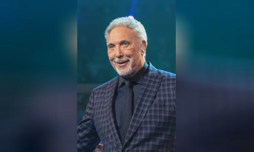 Tom Jones (singer)