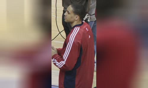 Dwayne Jones (basketball)
