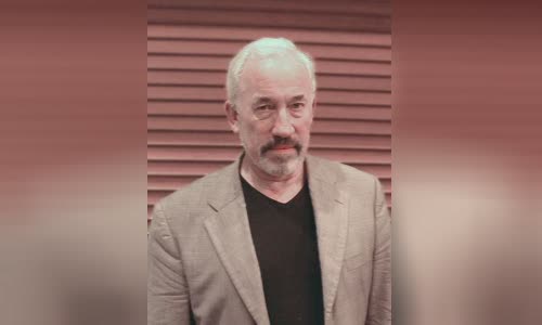 Simon Callow