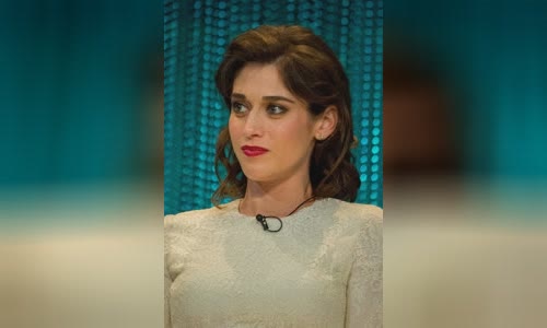 Lizzy Caplan