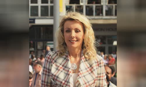 Anne Davies (British journalist)