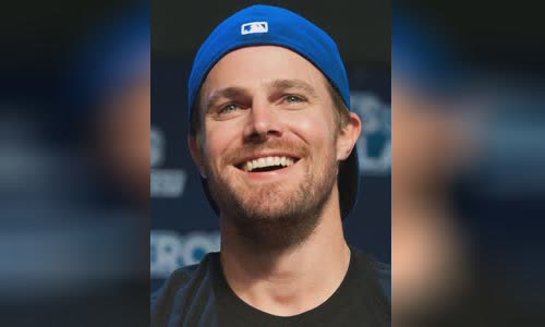 Stephen Amell