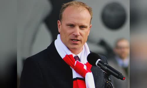 Dennis Bergkamp