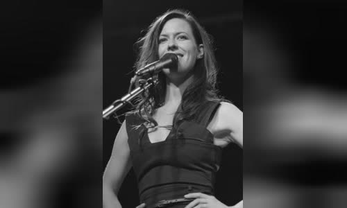 Joy Williams (singer)