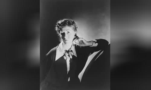 Marianne Moore
