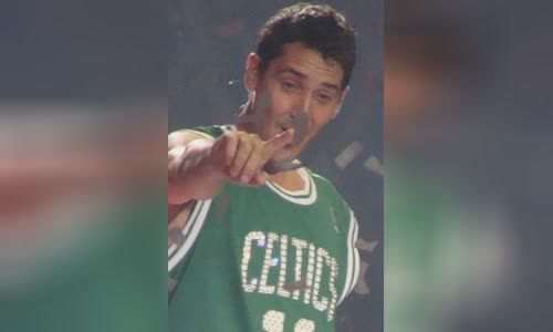 Jonathan Knight