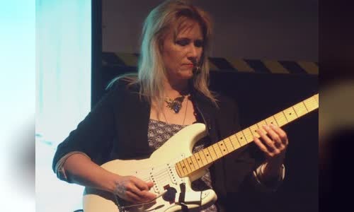 Jennifer Batten
