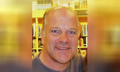 Andy Gray (footballer, born 1955)