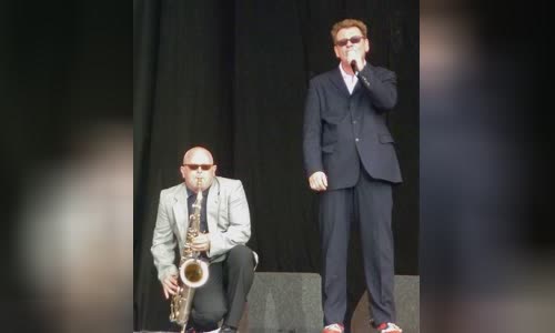 Lee Thompson (saxophonist)