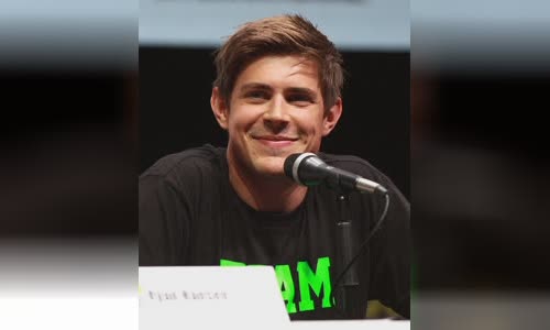 Chris Lowell