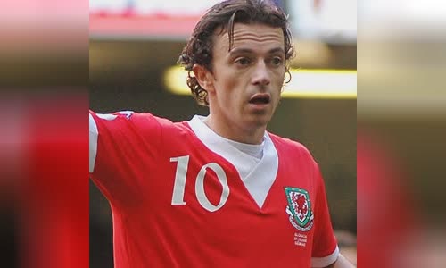 Simon Davies (footballer, born 1979)