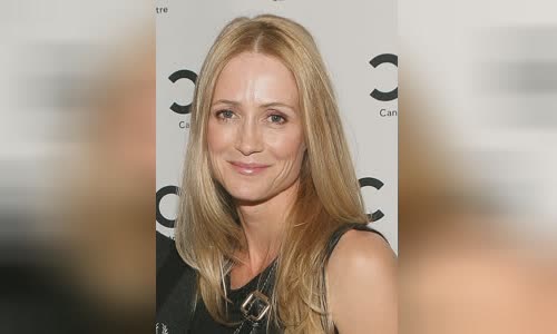Kelly Rowan