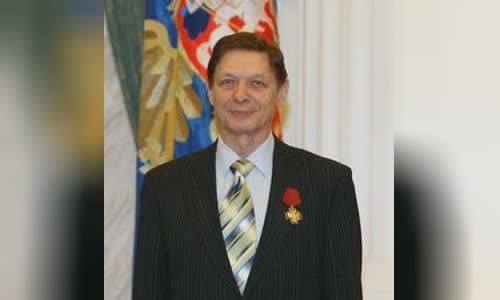 Eduard Khil