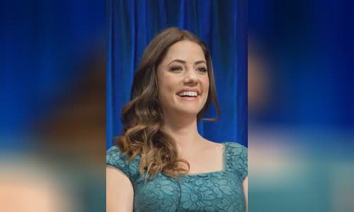 Julie Gonzalo