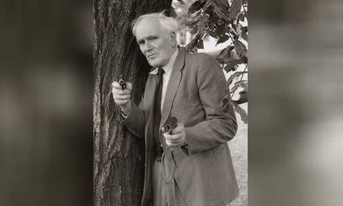 Desmond Llewelyn