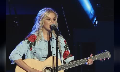 Kelsea Ballerini