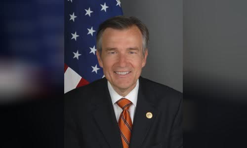 Douglas Kmiec