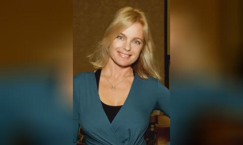 Erika Eleniak