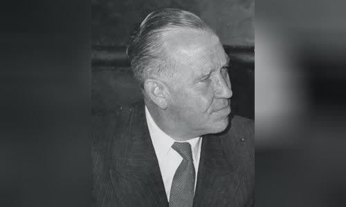 August R. Lindt