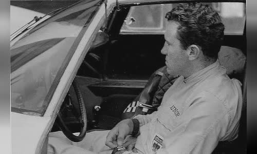 Paul Hawkins (racing driver)