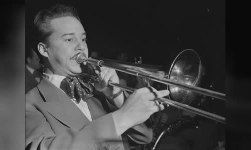 Eddie Bert