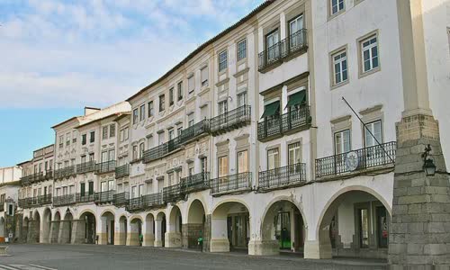 Évora